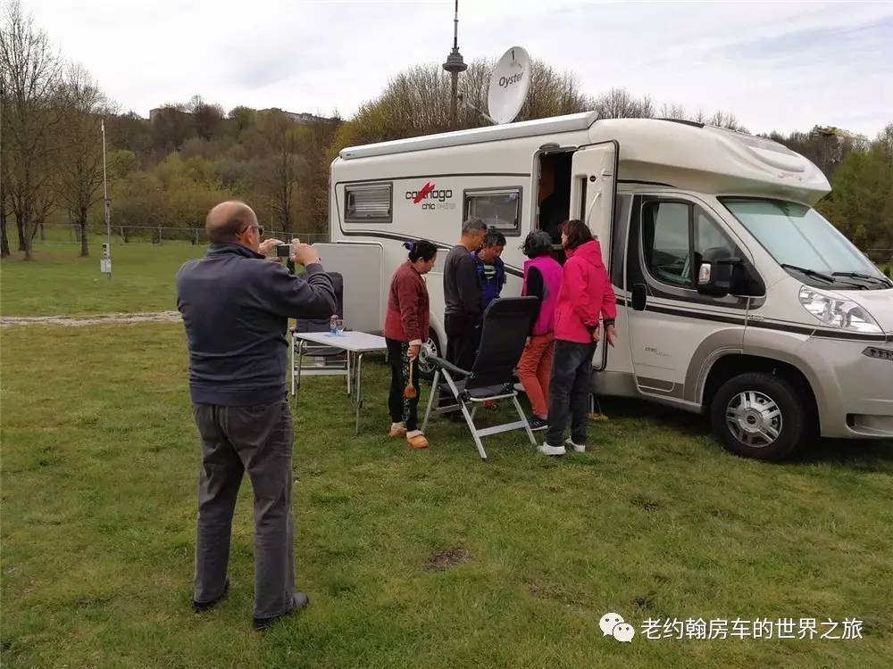 poland是哪个国家，poland是哪里（开着房车去欧洲丨曾经饱经战火、如今凤凰涅槃的波兰首都-华沙）