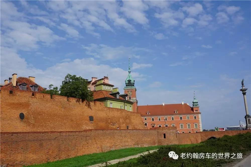 poland是哪个国家，poland是哪里（开着房车去欧洲丨曾经饱经战火、如今凤凰涅槃的波兰首都-华沙）