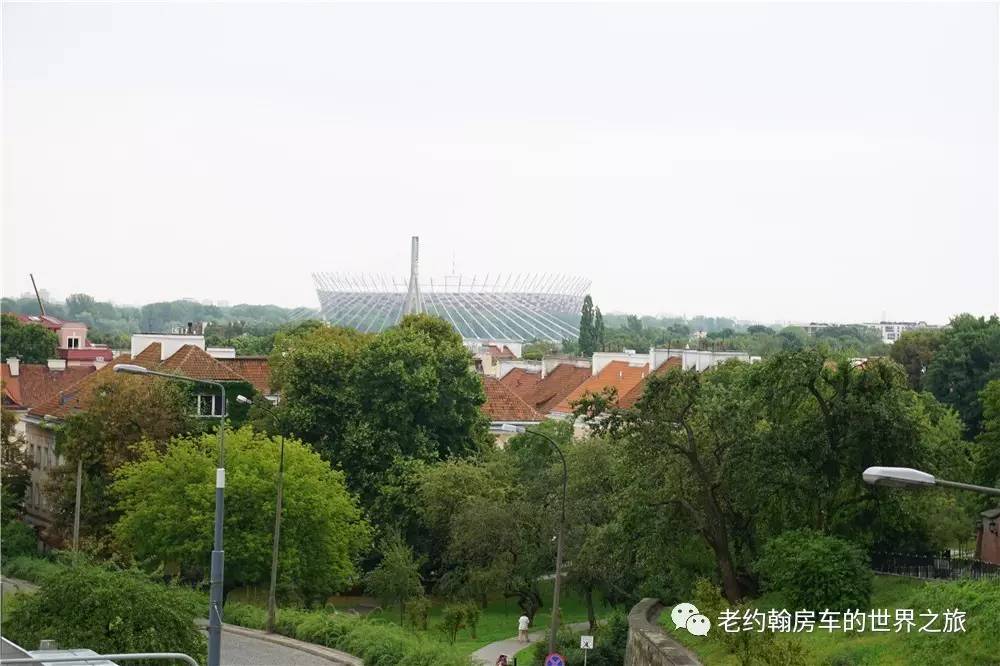 poland是哪个国家，poland是哪里（开着房车去欧洲丨曾经饱经战火、如今凤凰涅槃的波兰首都-华沙）