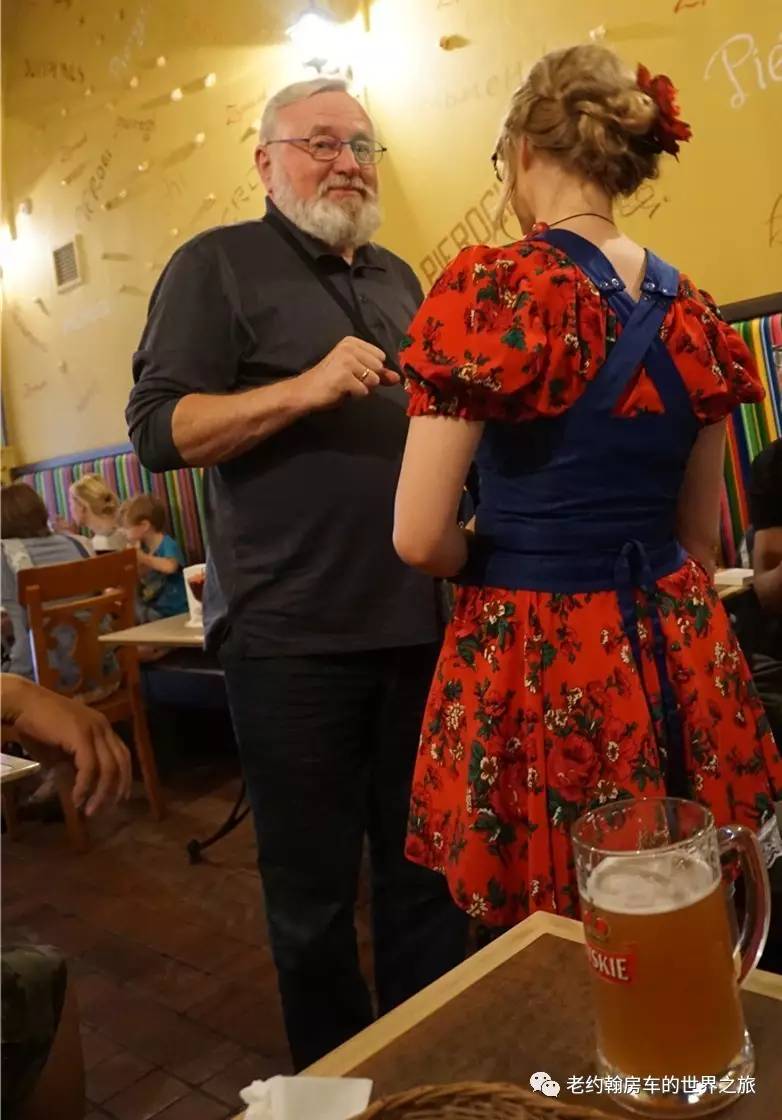 poland是哪个国家，poland是哪里（开着房车去欧洲丨曾经饱经战火、如今凤凰涅槃的波兰首都-华沙）