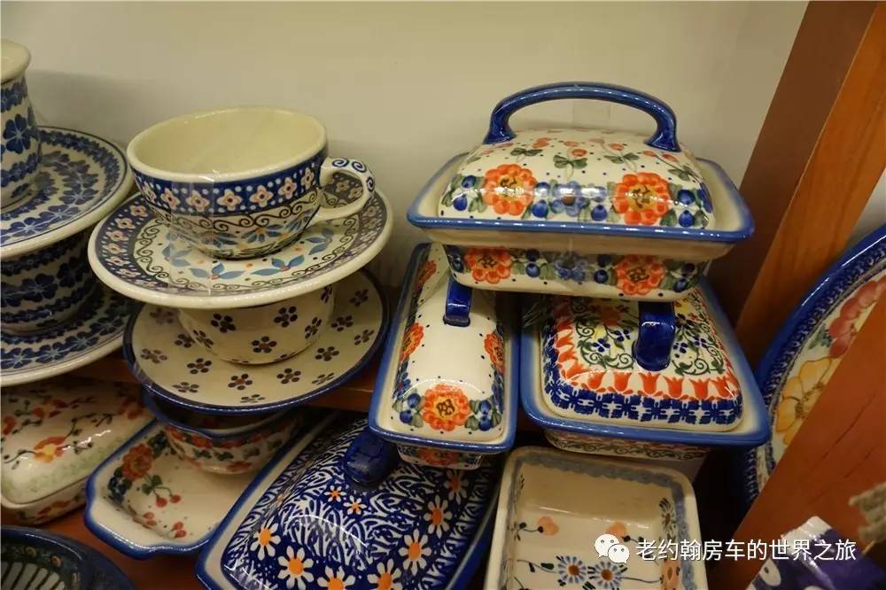 poland是哪个国家，poland是哪里（开着房车去欧洲丨曾经饱经战火、如今凤凰涅槃的波兰首都-华沙）