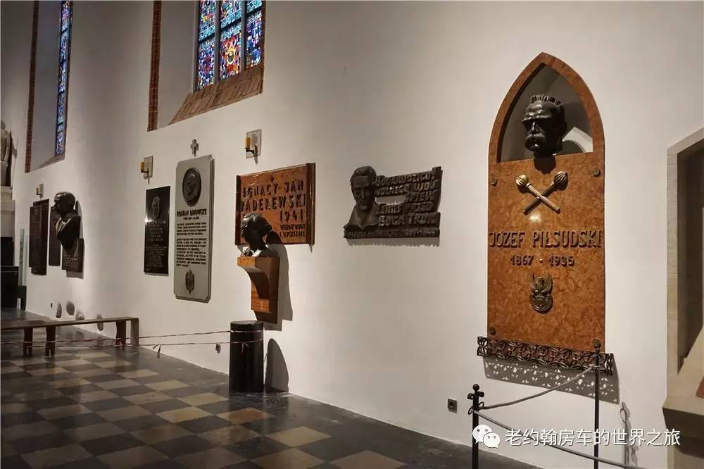 poland是哪个国家，poland是哪里（开着房车去欧洲丨曾经饱经战火、如今凤凰涅槃的波兰首都-华沙）