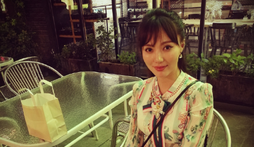 第二部中顾晓洁于梦只拍过两部电视剧,现在主要主持节目,现任职于江苏