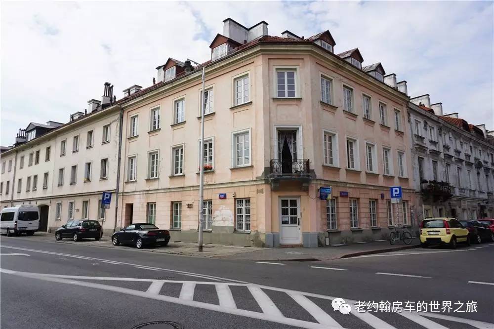 poland是哪个国家，poland是哪里（开着房车去欧洲丨曾经饱经战火、如今凤凰涅槃的波兰首都-华沙）