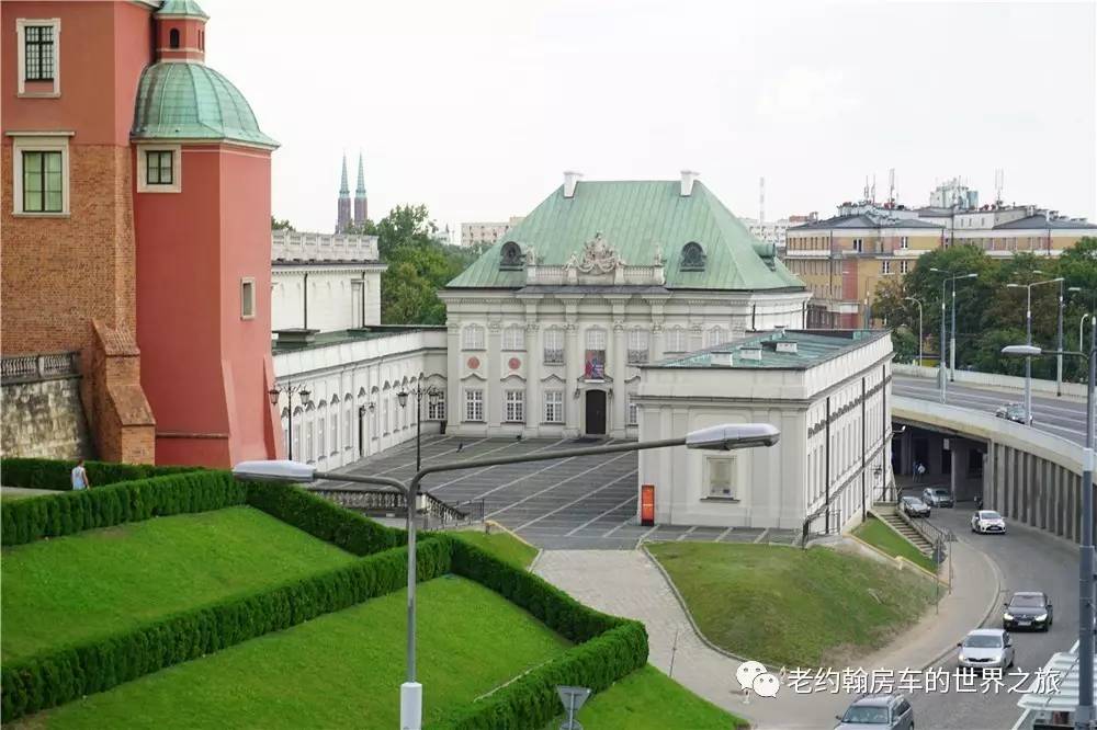 poland是哪个国家，poland是哪里（开着房车去欧洲丨曾经饱经战火、如今凤凰涅槃的波兰首都-华沙）