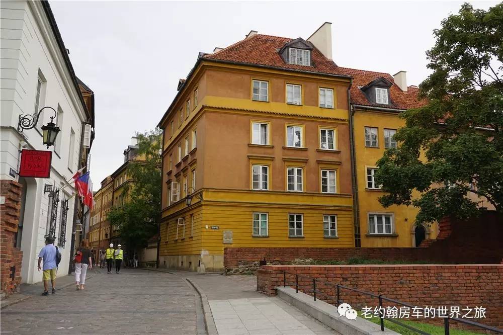 poland是哪个国家，poland是哪里（开着房车去欧洲丨曾经饱经战火、如今凤凰涅槃的波兰首都-华沙）