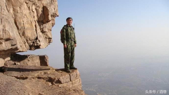 梦见爬悬崖什么寓意，梦见在悬崖上爬（梦见自己从悬崖上掉下来）