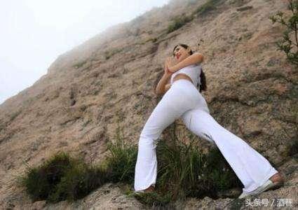 梦见爬悬崖什么寓意，梦见在悬崖上爬（梦见自己从悬崖上掉下来）