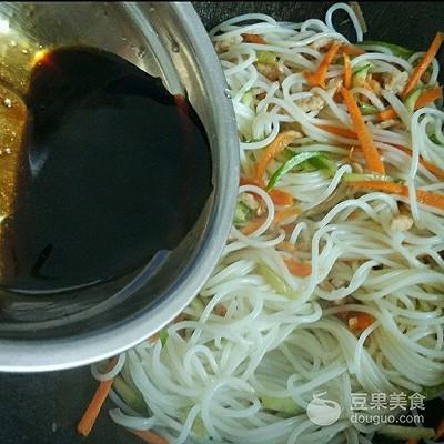 炒粉的做法，炒粉的做法视频教程（炒米粉的做法）