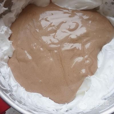 小四寸蛋糕多大，6寸蛋糕多大（四寸加高甘纳许淋面蛋糕#有颜值的实力派#）