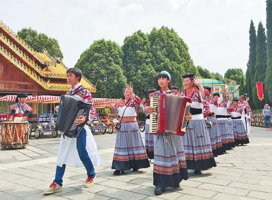 花山節是哪個民族的節日,花山節是哪個民族的(雲南民族村花山節活動