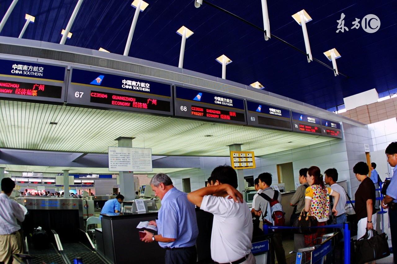 坐飞机的流程是怎么样的，坐飞机的流程是什么样的（手把手教你坐飞机）