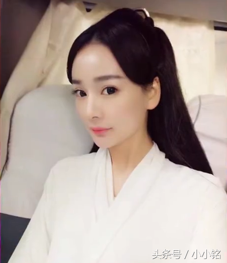 杨幂替身卓亨瑜微博号，杨幂替身卓亨瑜微博晒近照