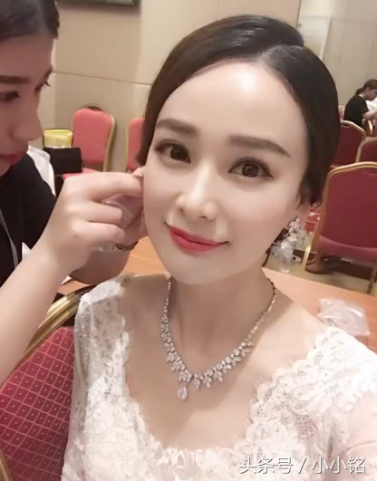 杨幂替身卓亨瑜微博号，杨幂替身卓亨瑜微博晒近照