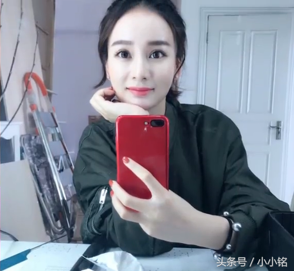 杨幂替身卓亨瑜微博号，杨幂替身卓亨瑜微博晒近照