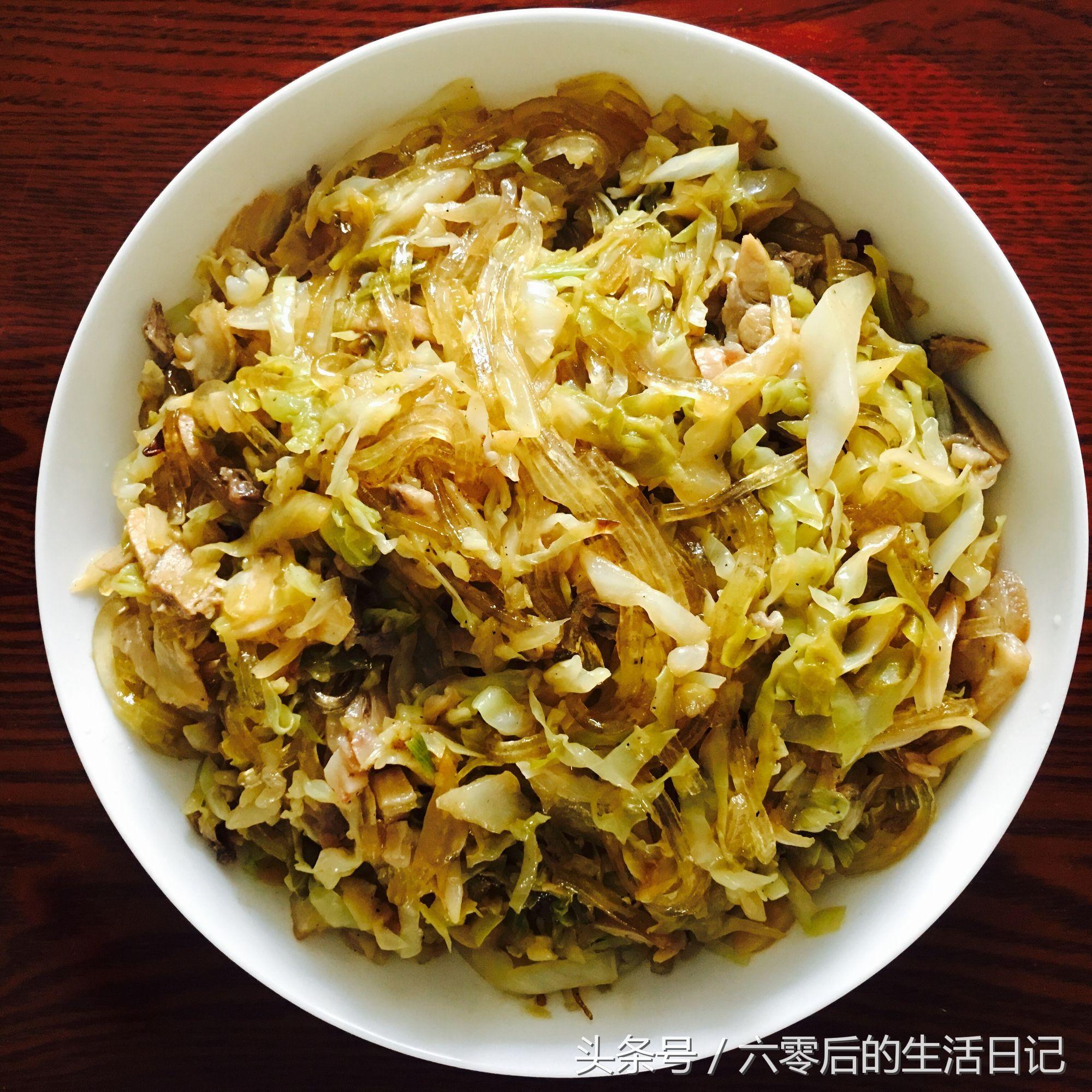 自制包菜酸菜最简单的方法，怎么做包菜酸菜（夏天可以用甘蓝做东北酸菜）