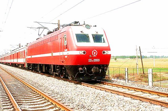 梦见骑自行车是什么意思，梦见骑自行车是什么意思呢（努力今晚梦飞机吧~在梦中快是好事）