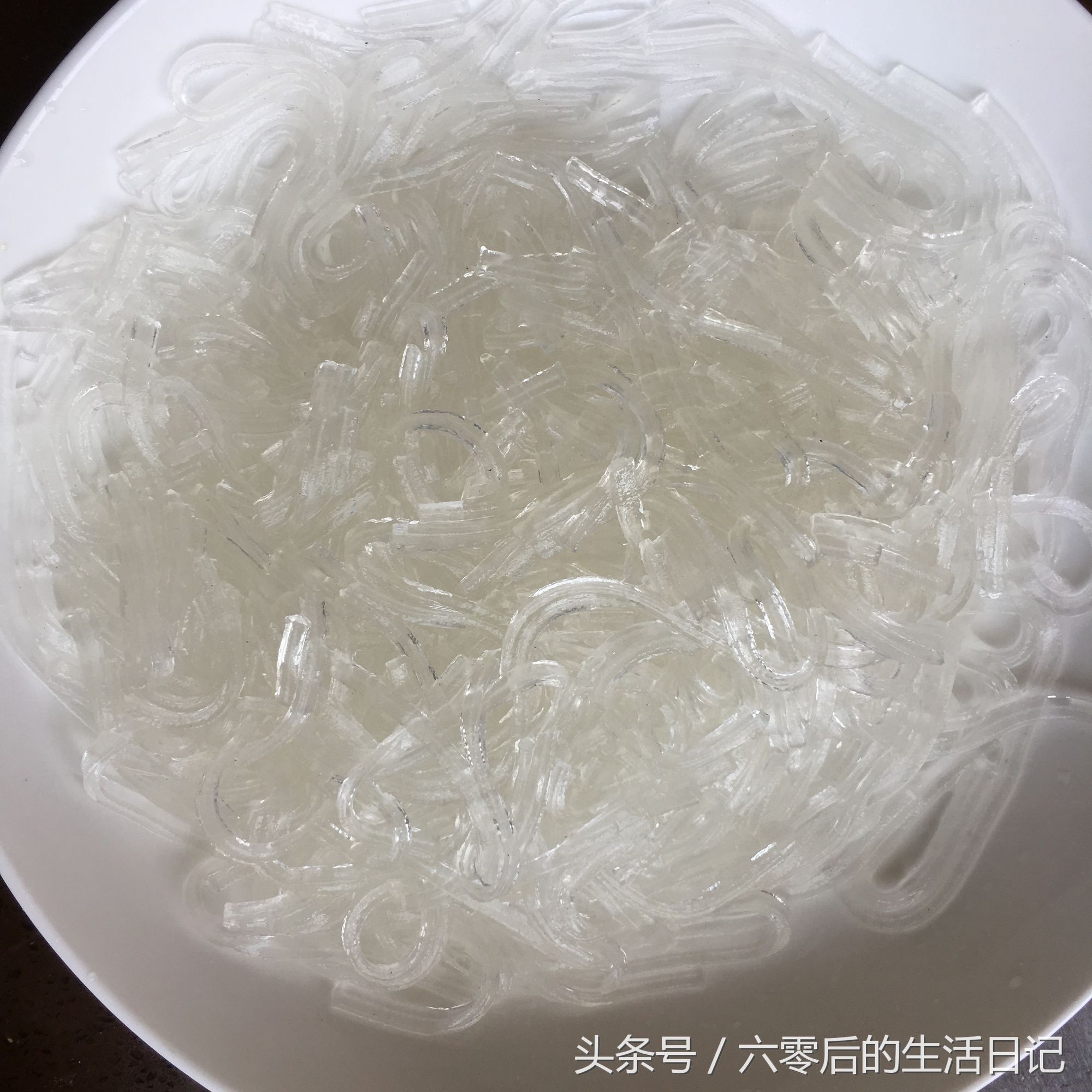 自制包菜酸菜最简单的方法，怎么做包菜酸菜（夏天可以用甘蓝做东北酸菜）