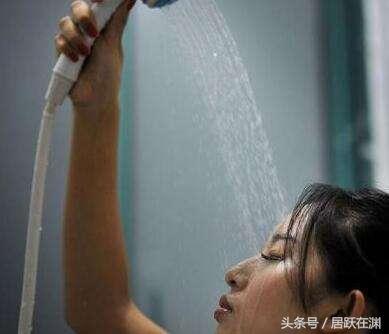 地线带电但用电正常是什么原因（地线带电解决办法）