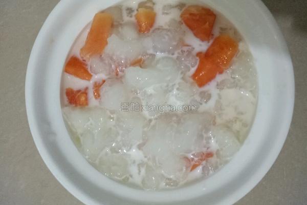 木瓜牛奶炖雪蛤的做法，木瓜牛奶炖雪蛤
