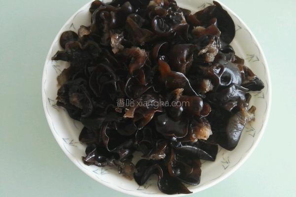 洋葱炒木耳的怎样做，如何炒洋葱木耳（洋葱木耳）