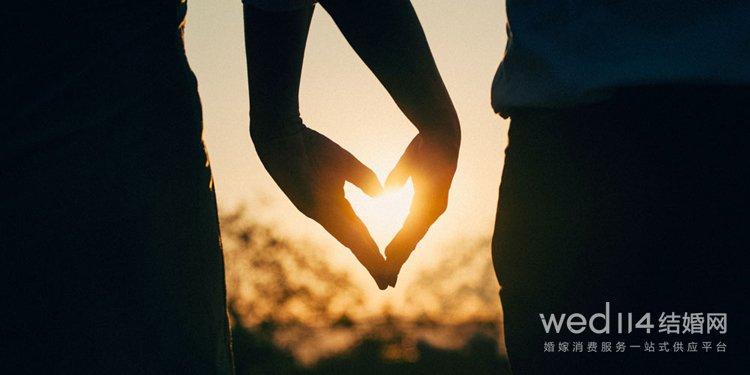 心疼老公太辛苦暖心话，心疼老公太辛苦的话语（老婆对老公说的感人话）