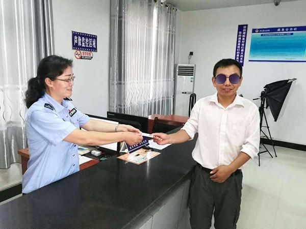 荆门京山家电维修拆装工 毕业后工作不顺失联17年，湖北36岁男子获好心人相助回家