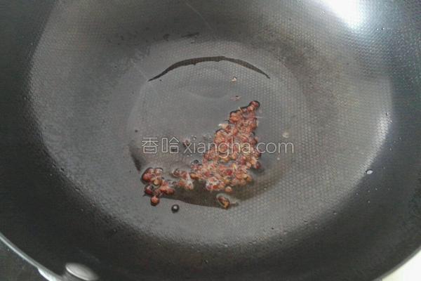 洋葱炒木耳的怎样做，如何炒洋葱木耳（洋葱木耳）