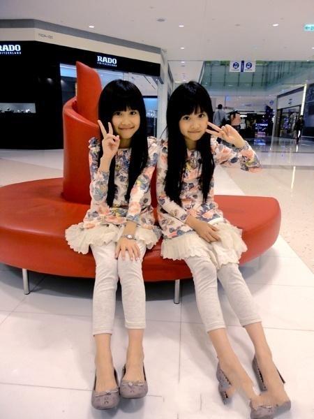 马剑琴和马剑琪，马承祖儿子马剑琴（同卵双胞胎肤色和眼球颜色都不同）