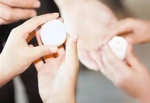 七夕节DIY手工贺卡制作方法，七夕贺卡手工制作既简单又好看（小编自制贺卡发福利咯）