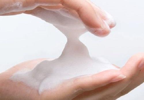 洗脸的正确步骤顺序，洗脸的正确顺序（洗脸的正确方法及步骤）