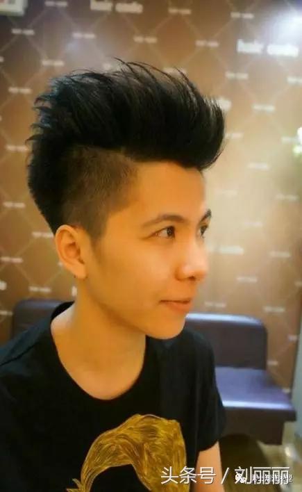 2017年流行好看的短发，今年好看的短发（2017流行两侧铲短男士短发）