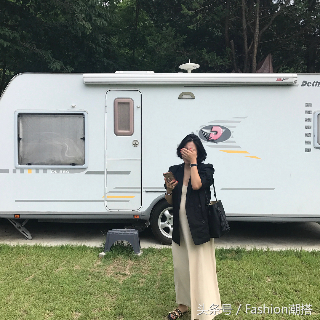 怀孕的女生在孕期也要优雅漂亮，都有哪些穿搭推荐呢，怀孕的女生在孕期也要优雅漂亮（怀孕了怎么穿都觉得难看）