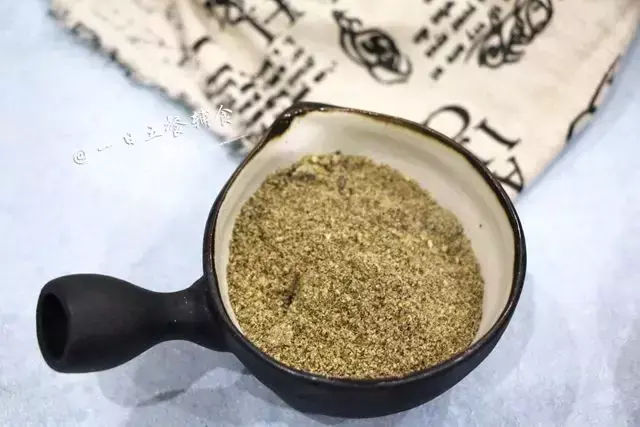 黄金亚麻籽粉的功效与作用，亚麻籽粉的作用与功效（均衡营养少不了亚麻籽）