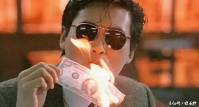 吸烟图片伤感男，吸烟男生头像微信（发哥释行宇抽烟显霸气）