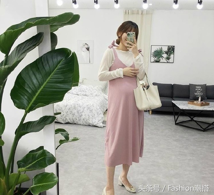 怀孕的女生在孕期也要优雅漂亮，都有哪些穿搭推荐呢，怀孕的女生在孕期也要优雅漂亮（怀孕了怎么穿都觉得难看）