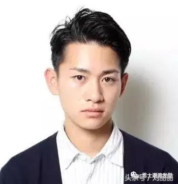 2017年流行好看的短发，今年好看的短发（2017流行两侧铲短男士短发）