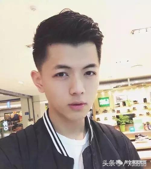 2017年流行好看的短发，今年好看的短发（2017流行两侧铲短男士短发）