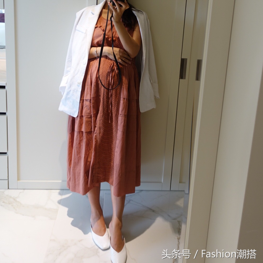 怀孕的女生在孕期也要优雅漂亮，都有哪些穿搭推荐呢，怀孕的女生在孕期也要优雅漂亮（怀孕了怎么穿都觉得难看）