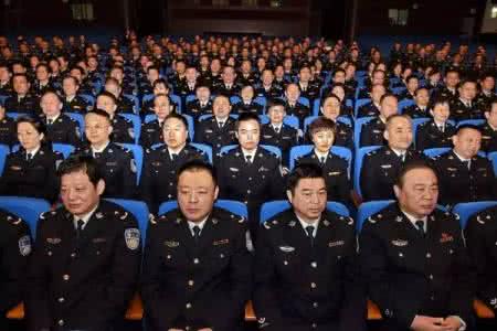 警督是什么职位，警督是什么职位类别（人民警察是怎样晋升职务和警衔的）