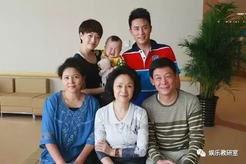 吃亏是福电视剧演员表，电视剧<吃亏是福>中曹红燕是谁演的（今成中国功勋艺术家）