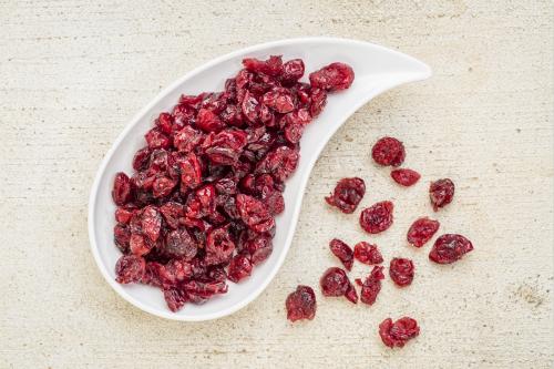 蔓越莓有什么功效，蔓越莓汁有什么功效和作用（被捧上天的蔓越莓真能美容、防癌、防尿路感染吗）