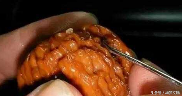 核桃青皮怎么去掉，如何去核桃的青皮（文玩核桃去青皮三大方法的利与弊）