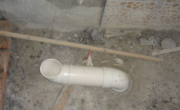 坐便器移位器的优点，坐便移位器容易堵吗（师傅讲可以装马桶移位器）