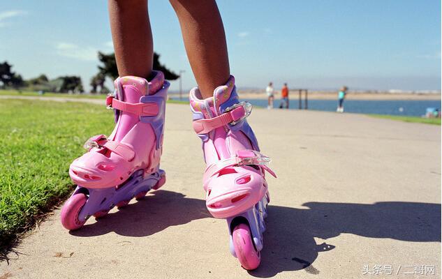 如何挑选儿童旱冰鞋，儿童溜冰鞋旱冰鞋如何选购（挑选轮滑鞋看完这篇就够了）