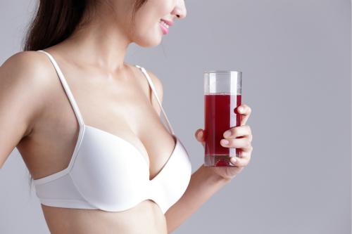 蔓越莓有什么功效，蔓越莓汁有什么功效和作用（被捧上天的蔓越莓真能美容、防癌、防尿路感染吗）