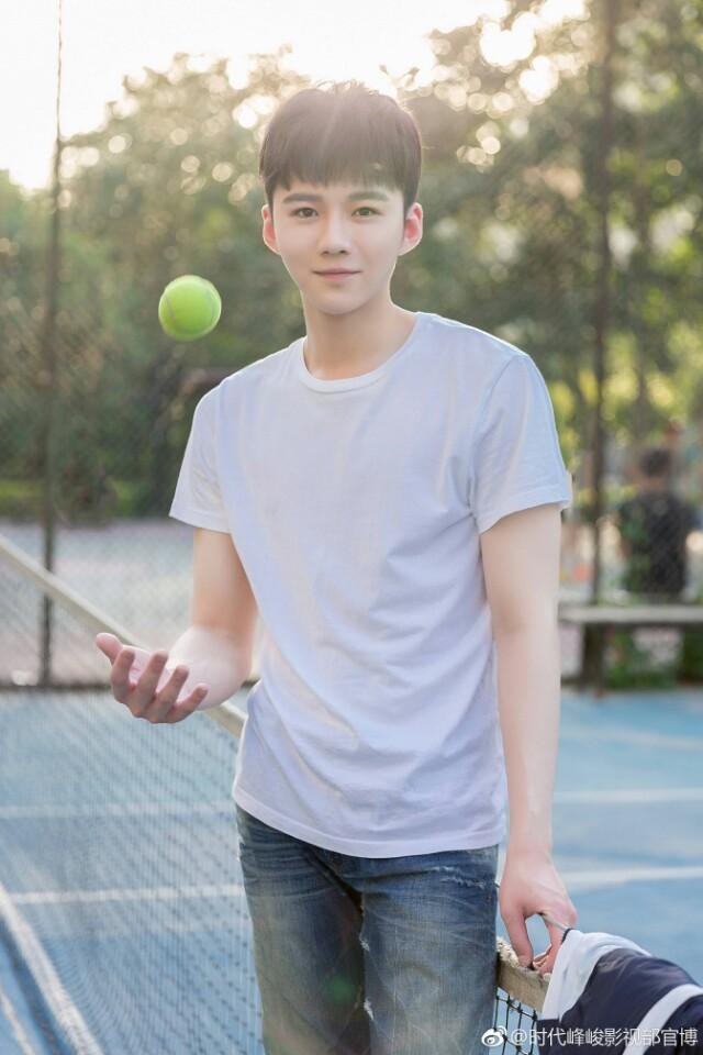 郁风是谁扮演的,我们的少年时代郁风扮演者是谁(《我们的少年时代》