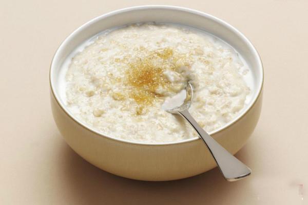 麦片粥简单做法，麦片和燕麦片的区别（几种不同的燕麦粥做法）