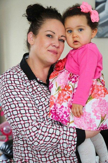 马剑琴和马剑琪，马承祖儿子马剑琴（同卵双胞胎肤色和眼球颜色都不同）