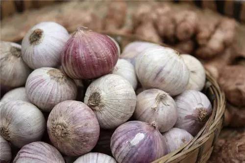 扫把菌怎么做好吃，扫把菌怎么洗（盘点最常吃的野生“界儿”）